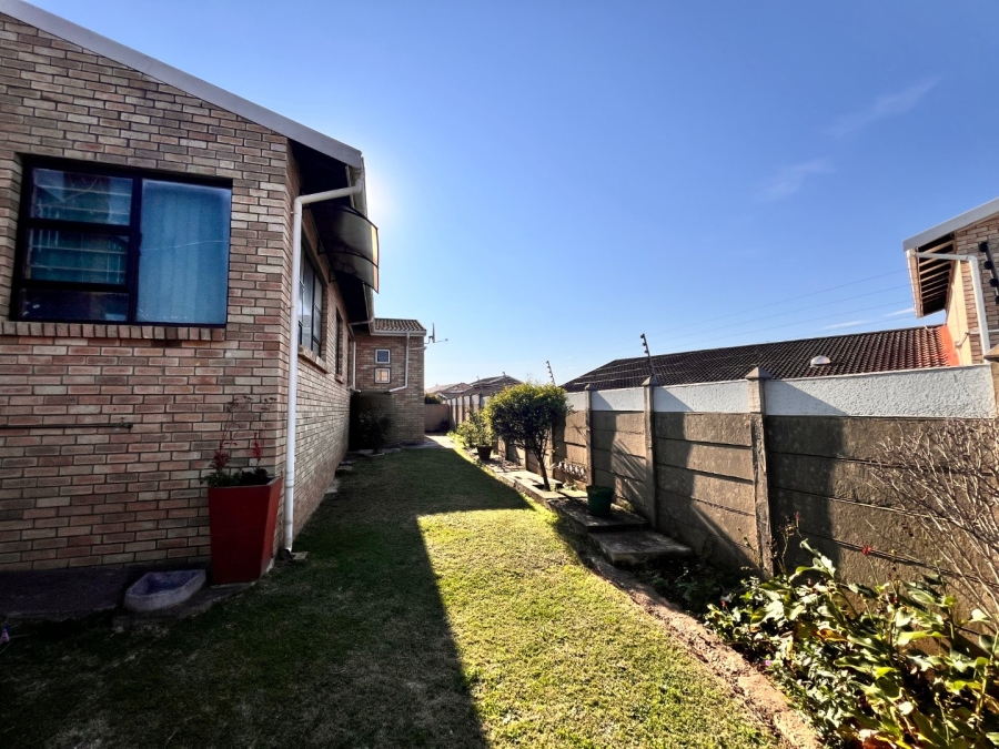 3 Bedroom Property for Sale in Wavecrest Eastern Cape